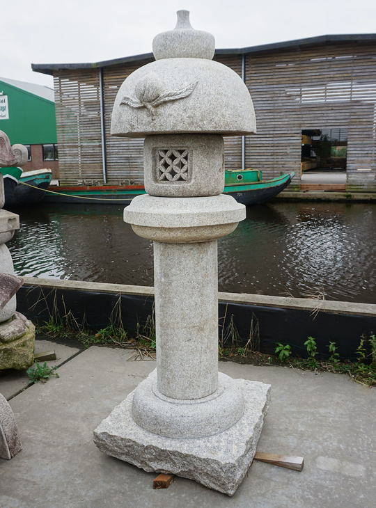 Buy Momoyama Gata Ishidoro, Japanese Stone Lantaarn for sale - YO01010369