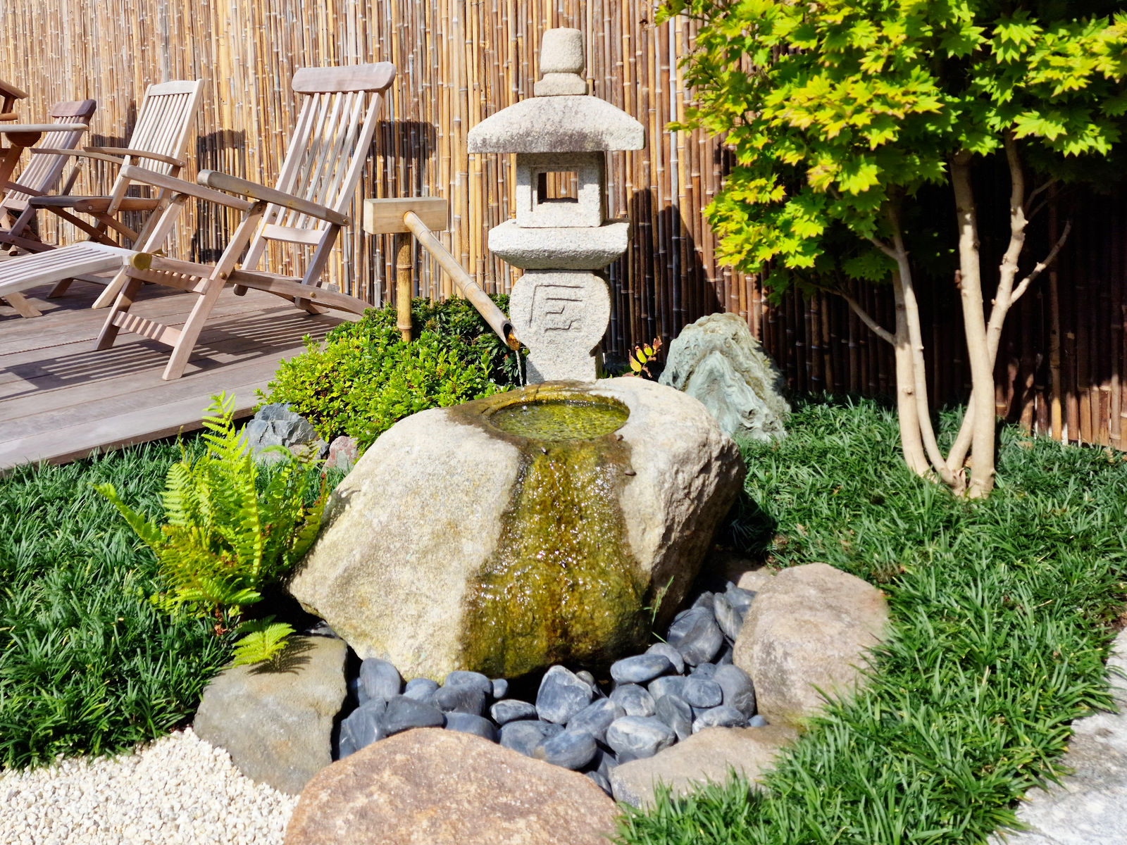 Japanese Garden Stone Tsukubai Chozubachi Water Basin for Sale, Oribe Lantern