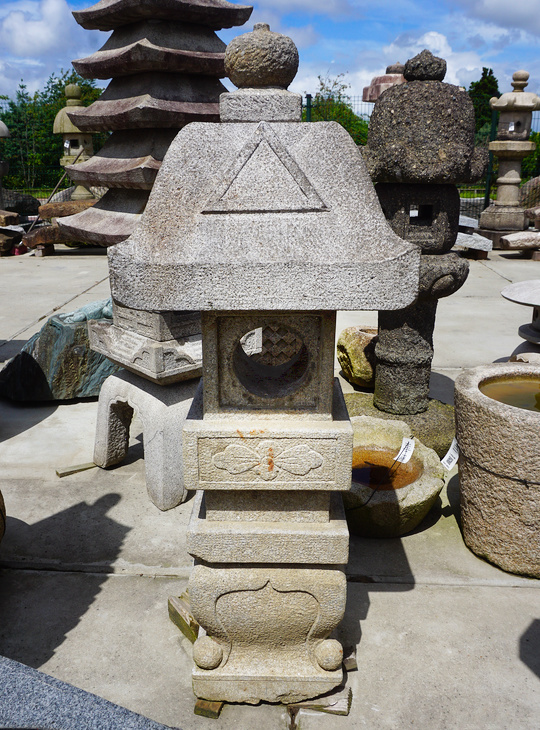 Chosen Gata Ishidoro, Japanese Stone Lantern - YO01010410