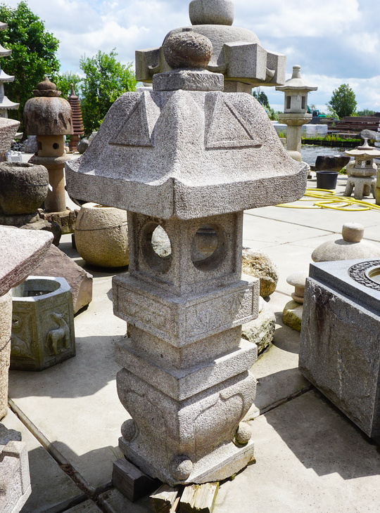 Chosen Gata Ishidoro, Japanese Stone Lantern - YO01010410