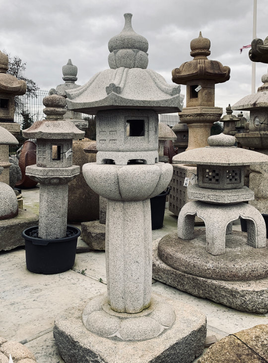 Edo Gata Ishidōrō, Japanese Stone Lantern - YO01010194