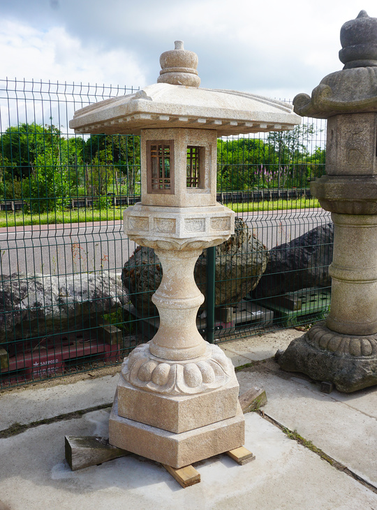 Buy Eitoku-ji Gata Ishidoro, Japanese Stone Lantern for sale - YO01010407