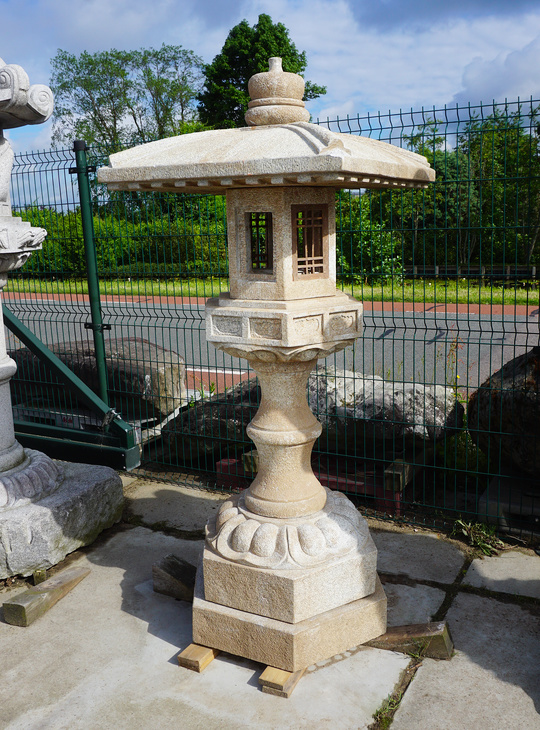 Eitoku-ji Gata Ishidoro, Japanese Stone Lantern - YO01010407