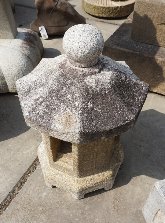 Hakkaku Okigata Ishidoro, Japanese Stone Lantern - YO01010436