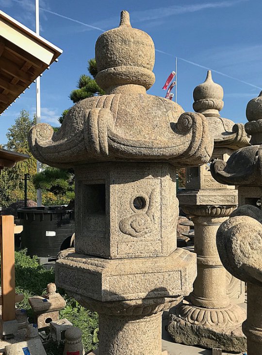 Jōraku-ji Gata Ishidōrō, Japanese Stone Lantern - YO01010096