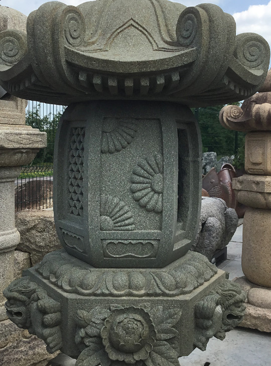 Juraku Gata Ishidoro, Japanese Stone Lantern - YO01010207