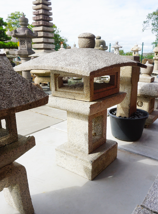 Kaju-ji Gata Ishidoro, Japanese Stone Lantern - YO01010459