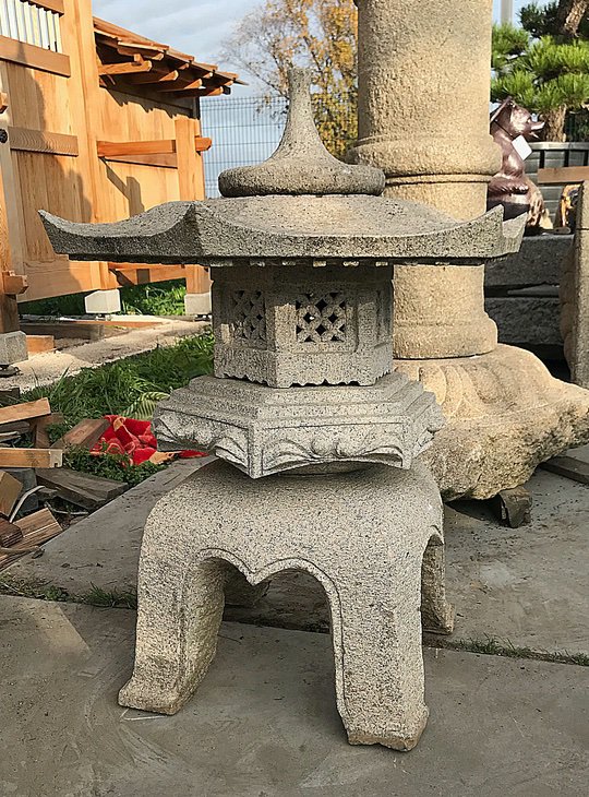 Kaku Yukimi Gata Ishidōrō, Japanese Stone Lantern - YO01010113