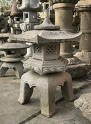 Buy Kaku Yukimi Gata Ishidōrō, Japanese Stone Lantern for sale - YO01010113