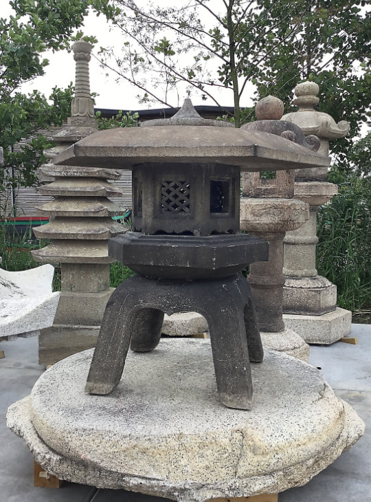 Kaku Yukimi Gata Ishidōrō, Japanese Stone Lantern - YO01010163