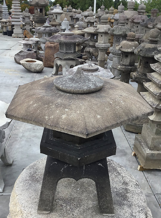 Kaku Yukimi Gata Ishidoro, Japanese Stone Lantern - YO01010163