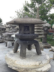 Buy Kaku Yukimi Gata Ishidōrō, Japanese Stone Lantern for sale - YO01010163