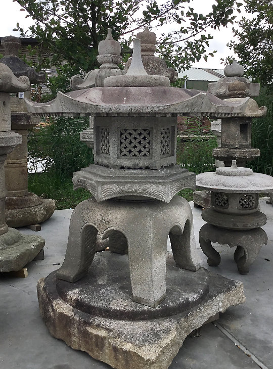 Kaku Yukimi Gata Ishidōrō, Japanese Stone Lantern - YO01010171