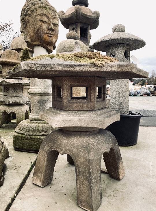 Kaku Yukimi Gata Ishidoro, Japanese Stone Lantern - YO01010186