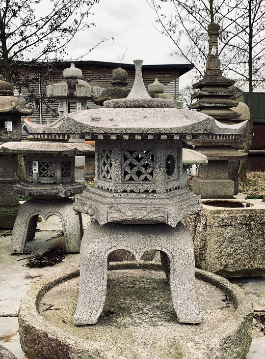 Kaku Yukimi Gata Ishidōrō, Japanese Stone Lantern - YO01010190