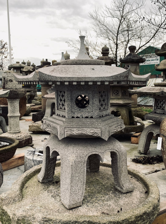 Kaku Yukimi Gata Ishidōrō, Japanese Stone Lantern - YO01010190