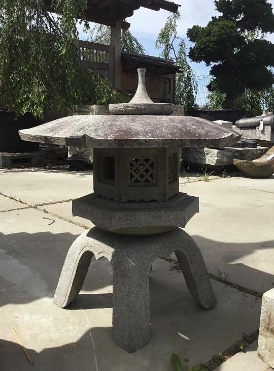 Kaku Yukimi Gata Ishidōrō, Japanese Stone Lantern - YO01010222
