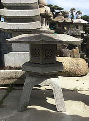 Buy Kaku Yukimi Gata Ishidōrō, Japanese Stone Lantern for sale - YO01010222