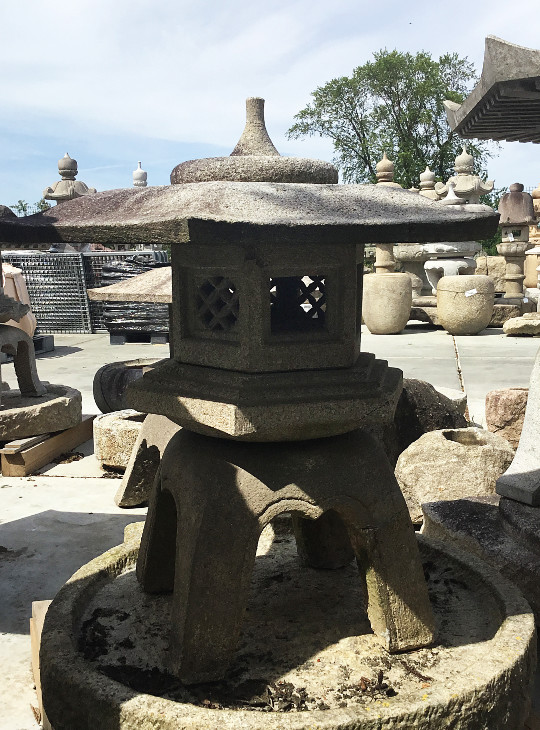 Kaku Yukimi Gata Ishidōrō, Japanese Stone Lantern - YO01010229