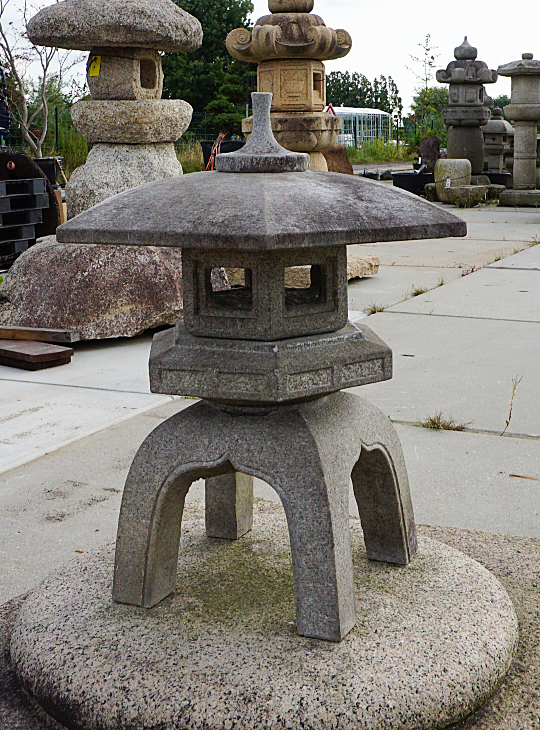 Kaku Yukimi Gata Ishidōrō, Japanese Stone Lantern - YO01010242