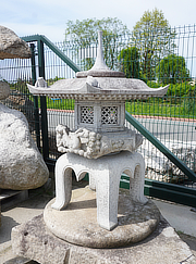 Buy Kaku Yukimi Gata Ishidoro, Japanese Stone Lantern for sale - YO01010307