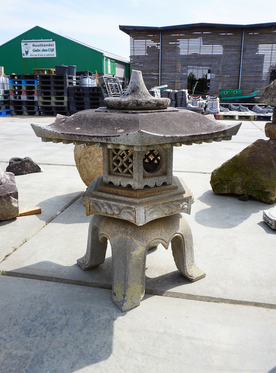 Kaku Yukimi Gata Ishidōrō, Japanese Stone Lantern - YO01010311