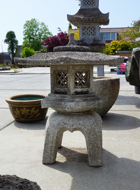 Kaku Yukimi Gata Ishidōrō, Japanese Stone Lantern - YO01010315