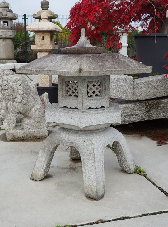 Kaku Yukimi Gata Ishidoro, Japanese Stone Lantern - YO01010342