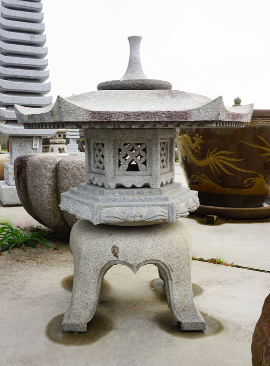 Kaku Yukimi Gata Ishidoro, Japanese Stone Lantern - YO01010345