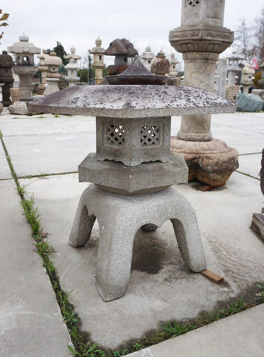 Kaku Yukimi Gata Ishidoro, Japanese Stone Lantern - YO01010361