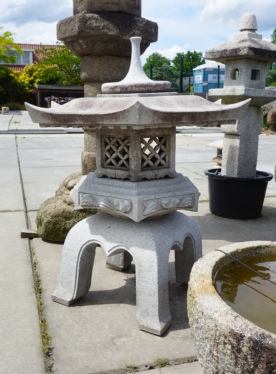 Buy Kaku Yukimi Gata Ishidoro, Japanese Stone Lantern for sale - YO01010394