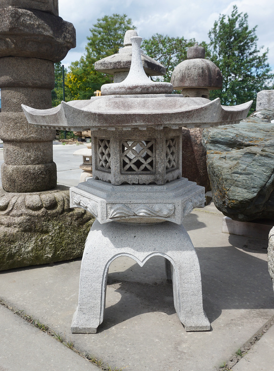 Kaku Yukimi Gata Ishidoro, Japanese Stone Lantern - YO01010394