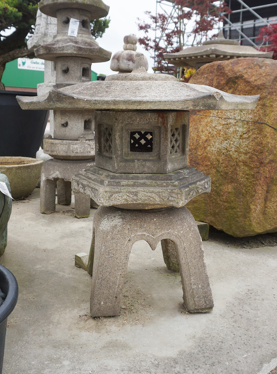 Kaku Yukimi Gata Ishidoro, Japanese Stone Lantern - YO01010425