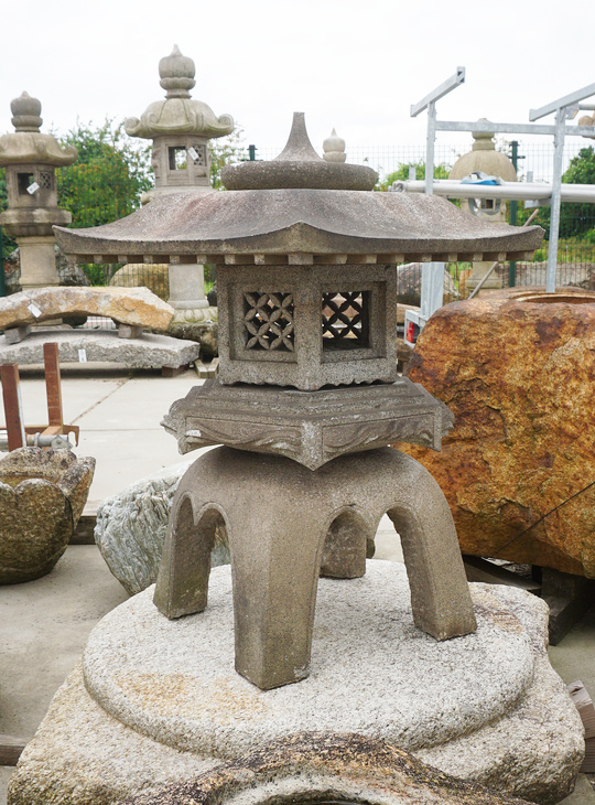 Kaku Yukimi Gata Ishidoro, Japanese Stone Lantern - YO01010431