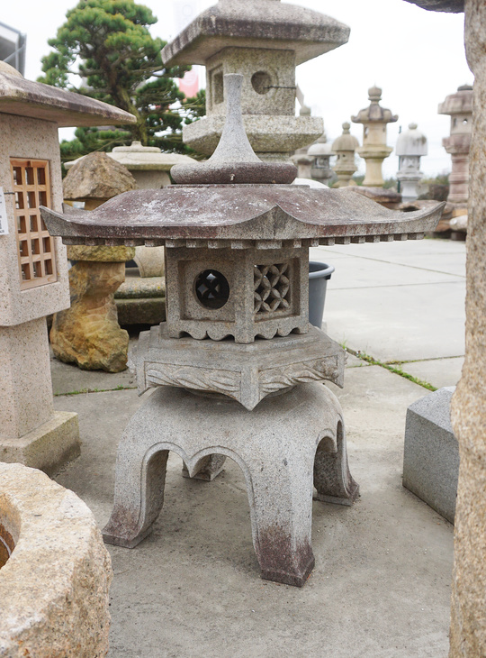 Kaku Yukimi Gata Ishidoro, Japanese Stone Lantern - YO01010535
