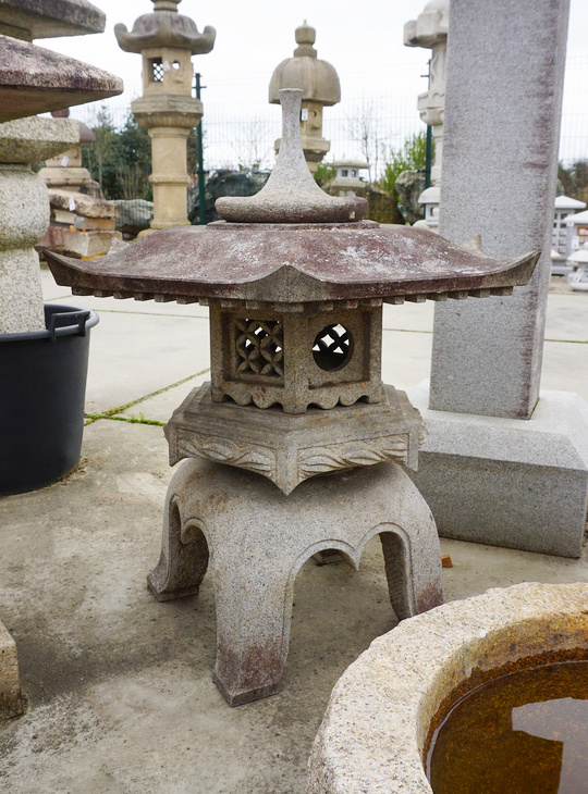 Kaku Yukimi Gata Ishidoro, Japanese Stone Lantern - YO01010535