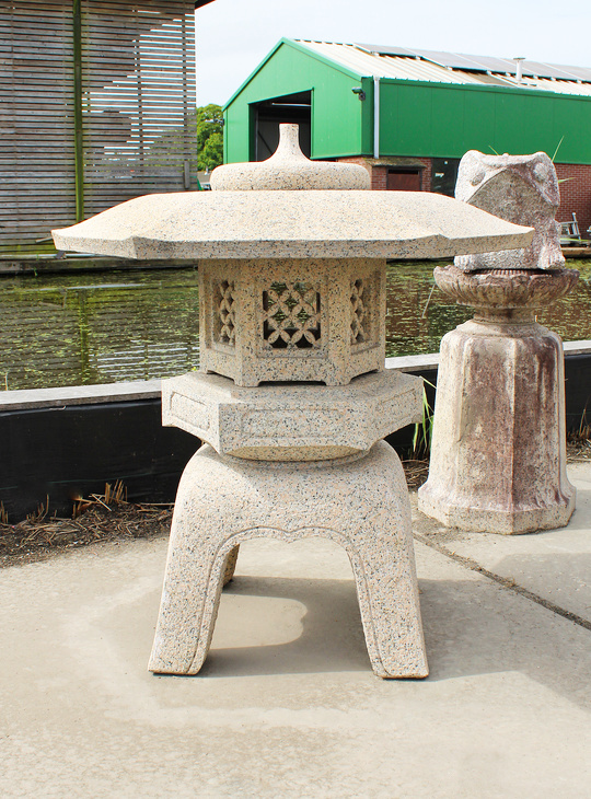 Kaku Yukimi Gata Ishidoro, Japanese Stone Lantern - YO01010557