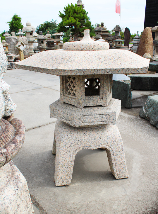 Kaku Yukimi Gata Ishidoro, Japanese Stone Lantern - YO01010557