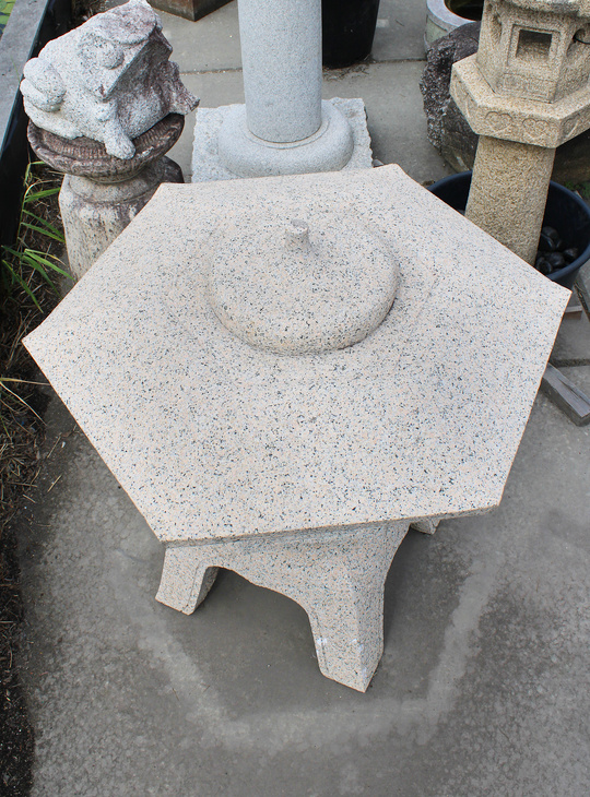 Kaku Yukimi Gata Ishidoro, Japanese Stone Lantern - YO01010557