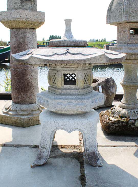 Kaku Yukimi Gata Ishidoro, Japanese Stone Lantern - YO01010560