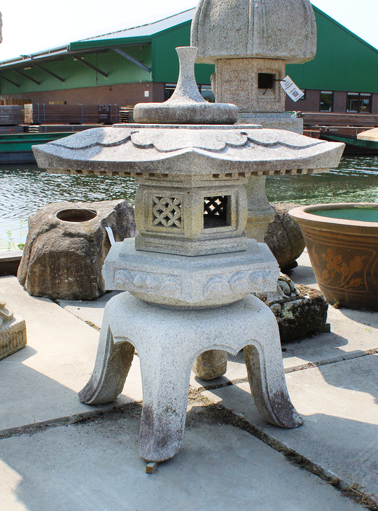 Kaku Yukimi Gata Ishidoro, Japanese Stone Lantern - YO01010560