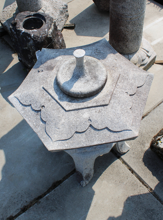 Kaku Yukimi Gata Ishidoro, Japanese Stone Lantern - YO01010560