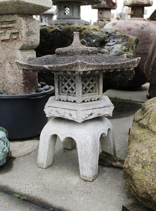 Kaku Yukimi Gata Ishidoro, Japanese Stone Lantern - YO01010569