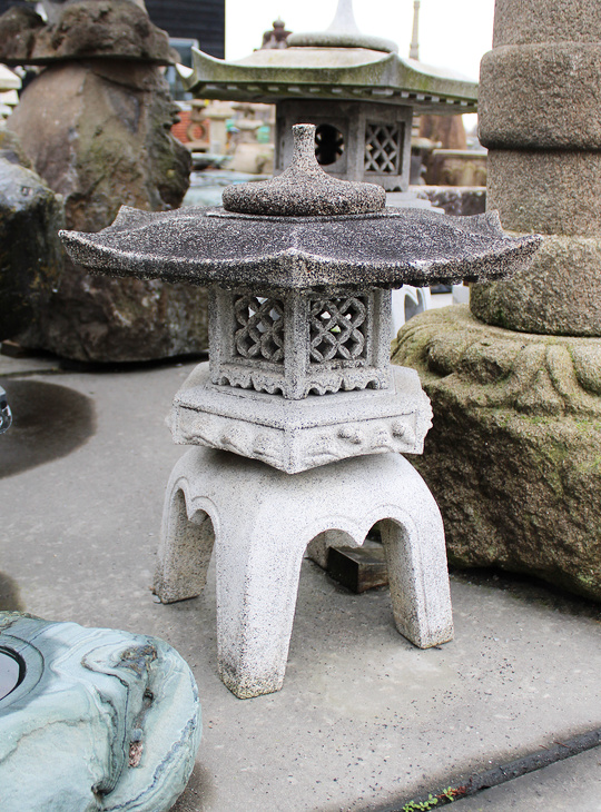 Kaku Yukimi Gata Ishidoro, Japanese Stone Lantern - YO01010569
