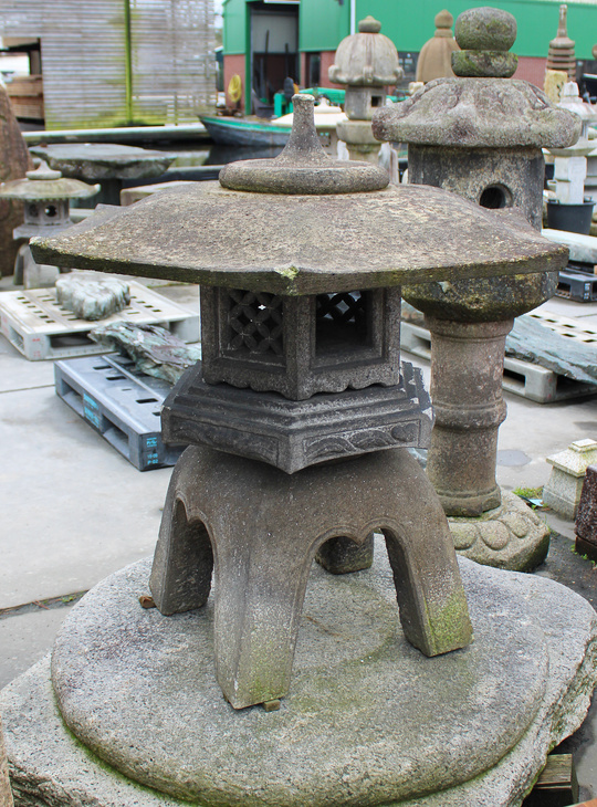 Kaku Yukimi Gata Ishidoro, Japanese Stone Lantern - YO01010579