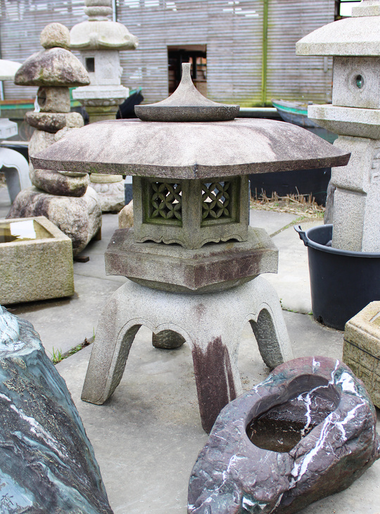 Kaku Yukimi Gata Ishidoro, Japanese Stone Lantern - YO01010599