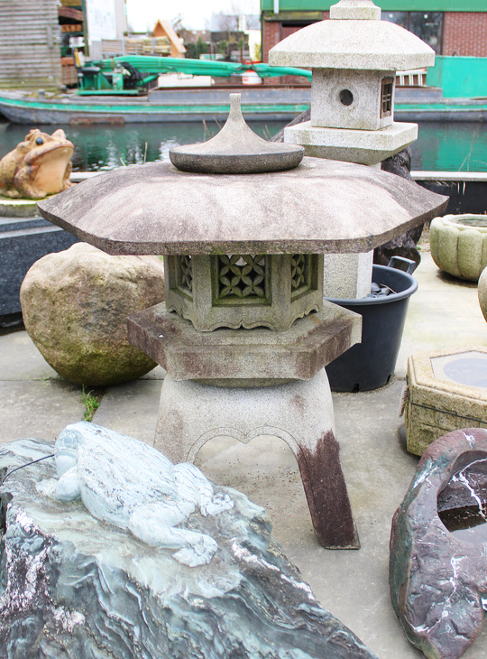 Kaku Yukimi Gata Ishidoro, Japanese Stone Lantern - YO01010599