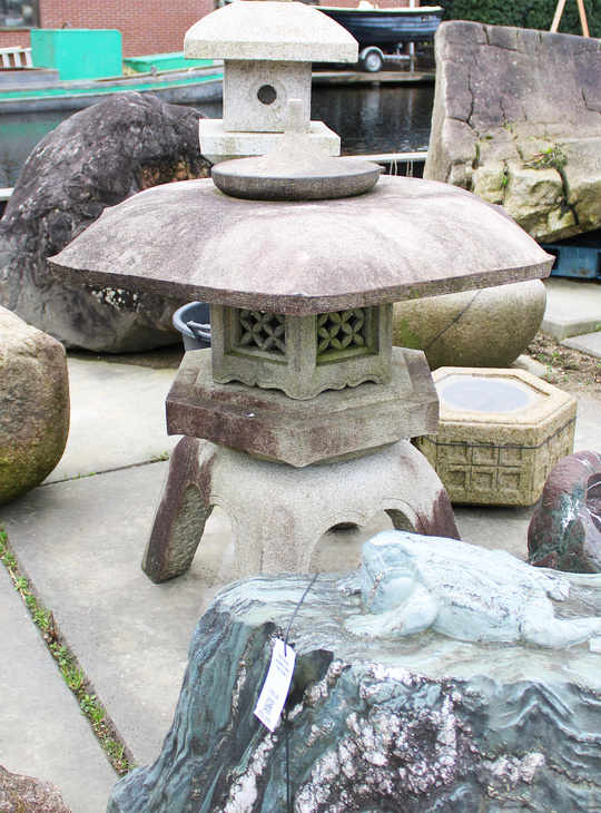Kaku Yukimi Gata Ishidoro, Japanese Stone Lantern - YO01010599