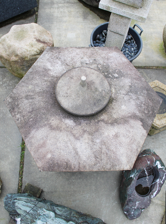 Kaku Yukimi Gata Ishidoro, Japanese Stone Lantern - YO01010599