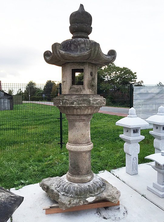 Kasuga Gata Ishidōrō, Japanese Stone Lantern - YO01010018